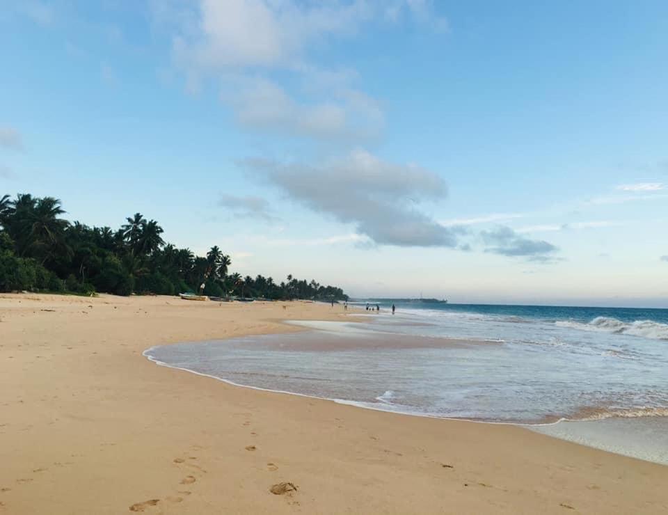 Sea Crest Beach Villa อัมบาลังโกดา ภายนอก รูปภาพ
