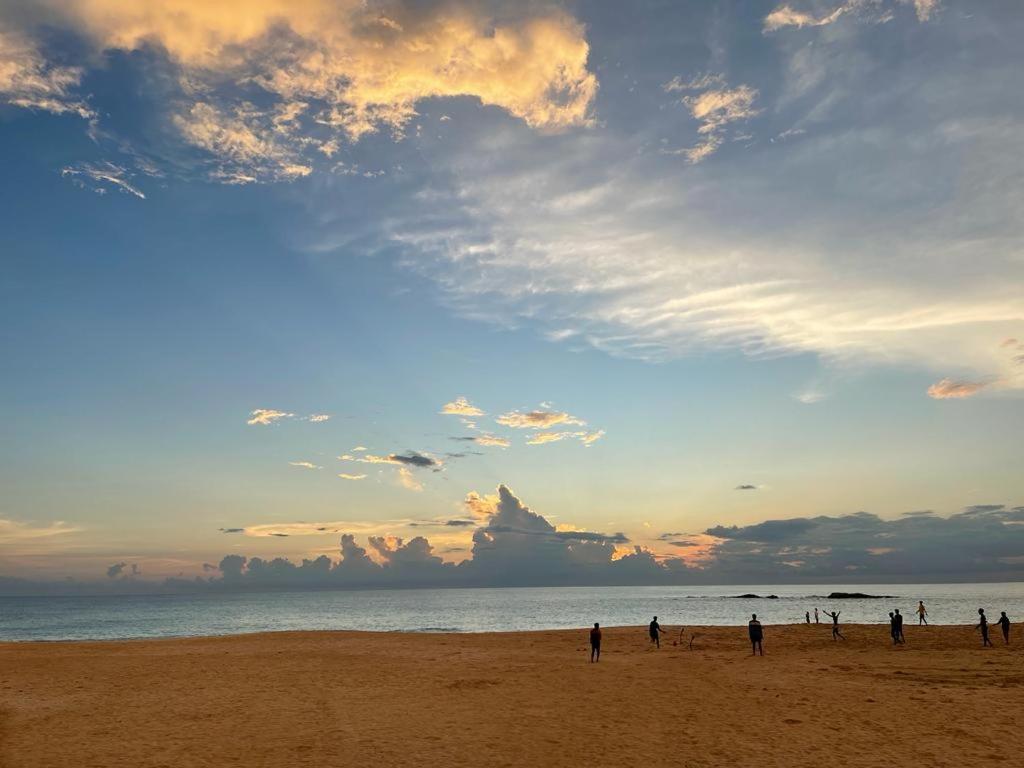 Sea Crest Beach Villa อัมบาลังโกดา ภายนอก รูปภาพ