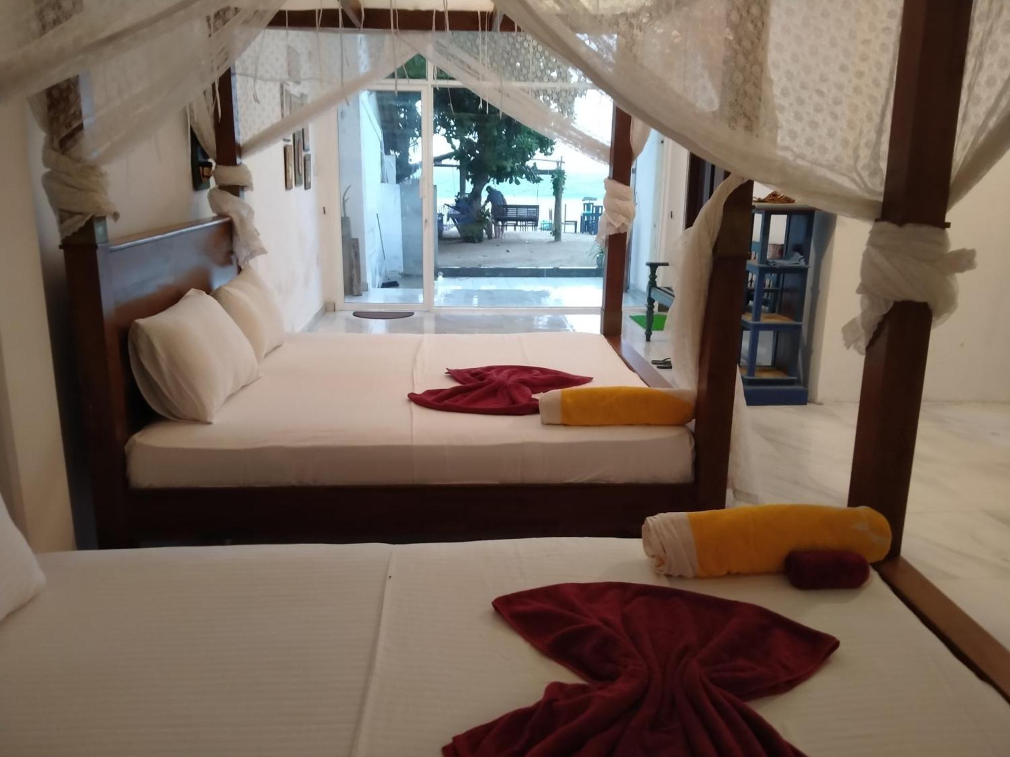Sea Crest Beach Villa อัมบาลังโกดา ภายนอก รูปภาพ